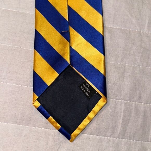 Alexander Logan Microfiber Royal Blue Gold Diagonal Wide Stripe Tie - Picture 2 of 8